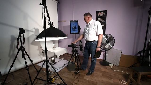 Съёмка предметов для каталога. Урок №4. Съемка с подсветкой снизу. (Олег Вайднер, Фото-Монстр) смотреть онлайн