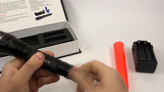 Відео огляд Ліхтар ручний з червоним дифузором Police 8668 T6 смотреть онлайн