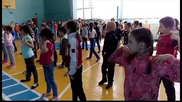 Оздоровительный лагерь "Северяночка" - Зарядка смотреть онлайн
