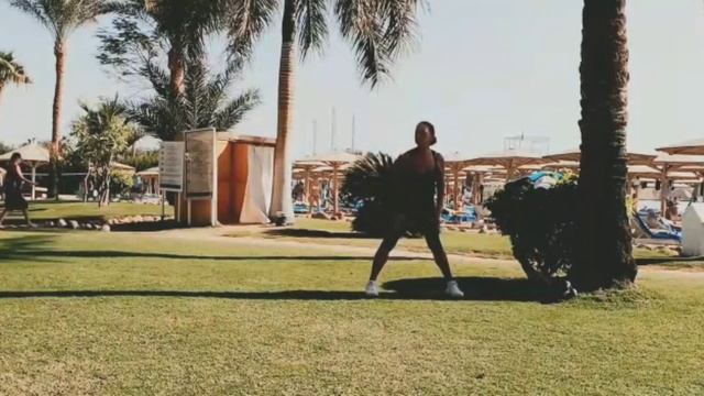 Лучшая утренняя разминка-стретчинг от Ольги Ефимцевой, Novotel, Шарм эль Шейх. Часть 1. смотреть онлайн