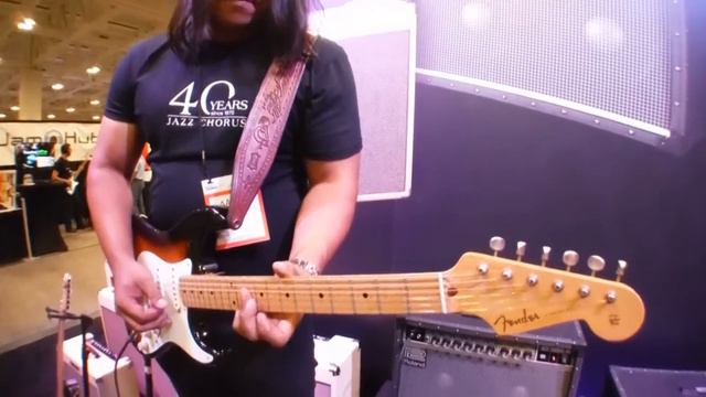 SUMMER NAMM 2015 - ROLAND - Brand New! - Jazz Chorus JC-40 w/ Stereo Input смотреть онлайн