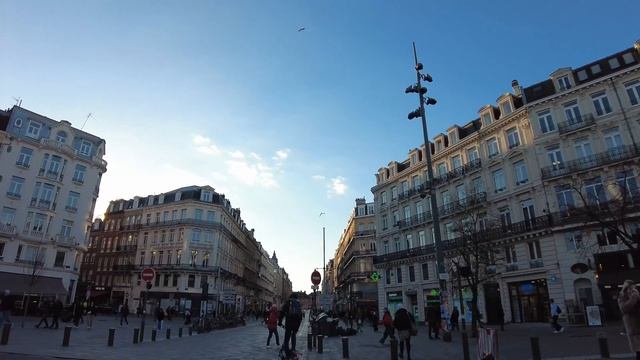 「パリから弾丸日帰りの旅 2023」第一弾❗️Senlis（サンリス）に寄り道したら危うく夜に到着しそうになった世界遺産のある都市Lille（リール）??はとても煌びやかでした✨