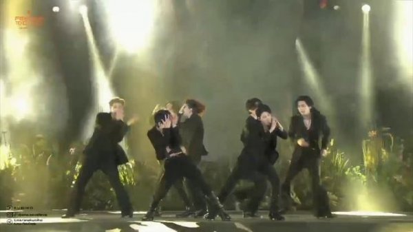 BTS Fake Love (концерт)