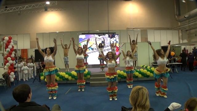 2 день Карнавал Необычных Увлечений Capoeira Santa Cruz Siberia смотреть онлайн