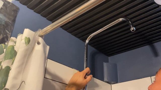 УЖАС? ЧЕРНЫЙ потолок в ванной норм? САМЫЙ ЛЕГКИЙ и ДЕШЕВЫЙ способ сделать потолок своими руками! смотреть онлайн