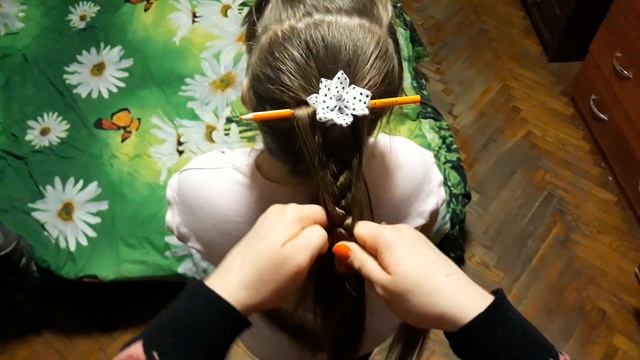 Трехпрядная коса с помощью карандаша! смотреть онлайн