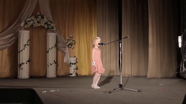 Песня. Мамина улыбка. Арина Парфёнова 4 года. смотреть онлайн