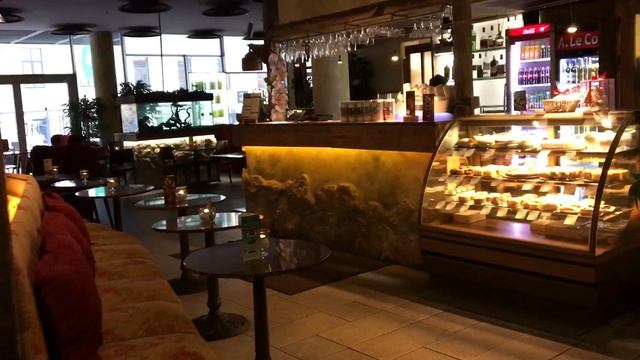 Атмосферные кафе в центре Таллинна/Обзор/Цены.Best Interior Cafes in Tallin. Krap Krap Korobocka смотреть онлайн