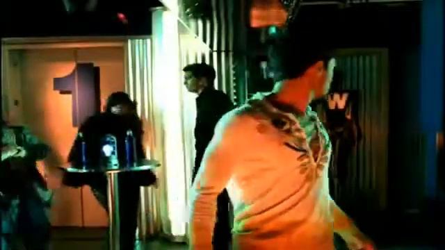 Escapar :  Enrique Iglesias   Español (Video Oficial )