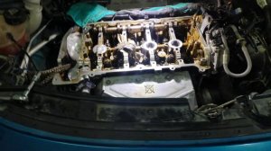 Замена сальников клапанов на моторе ЕР6 . автомобиль Пежо 207