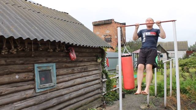 Попытка подтянуться 28 раз в день рождения (46 лет) смотреть онлайн