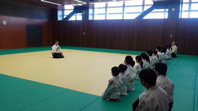 「伝統-繋いでいくこと...日本の桜守とエリッククラプトンの話」子供達へ館長講話 смотреть онлайн