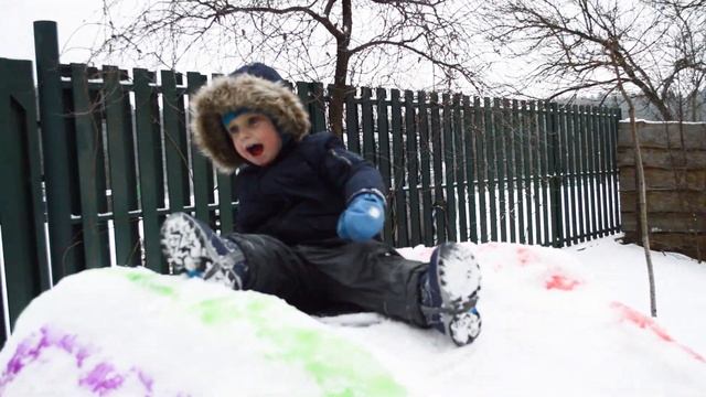 Снежная горка своими руками. Ледянка для детей #Снежнаягорка #Папинашкола #Дети смотреть онлайн