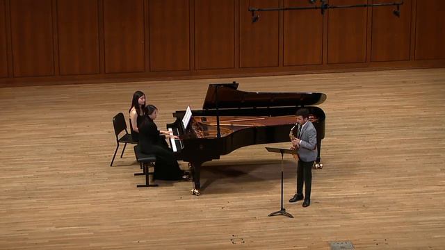 Johannes Brahms Clarinet Sonata in Eb II - Nicholas McNamara, Saxophone смотреть онлайн
