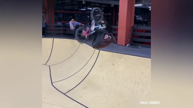Пытаюсь повторить трюки с реальной жизни в bmx fe3d2 смотреть онлайн