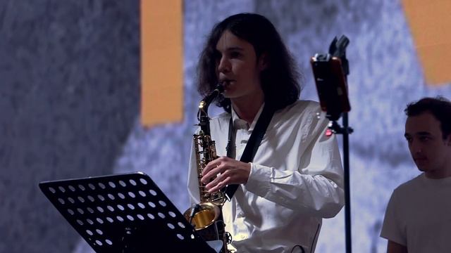 “Nature boy” - IVAI (Иван Попов) смотреть онлайн