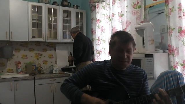 Песни под гитару - Петр Алексеев в кругу Друзей 2 смотреть онлайн
