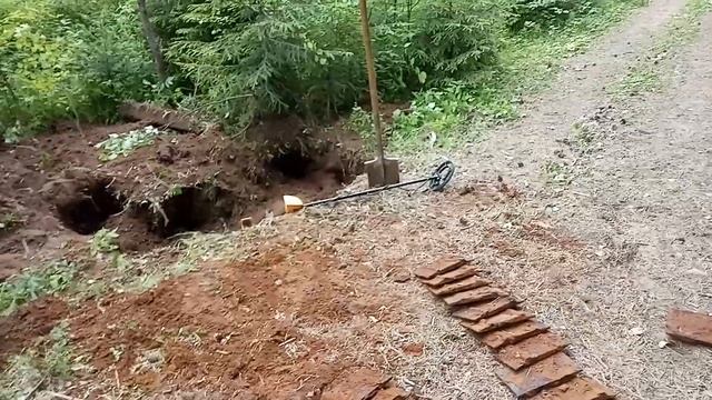 ДЕНЬ ПОДКЛАДОК ЖД 34ШТ! Копаем вдоль железной дороги. смотреть онлайн