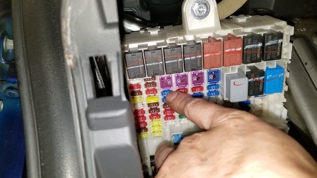 2010 Honda Fit Fuel Pump Fuse and Relay Location смотреть онлайн