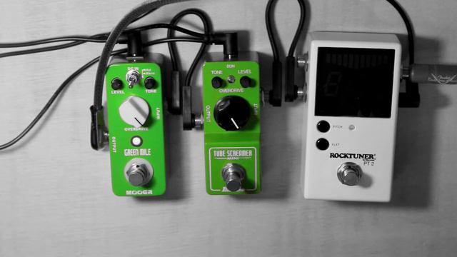 Ibanez Tubescreamer Mini vs. Mooer Green Mile (New)(HD) смотреть онлайн