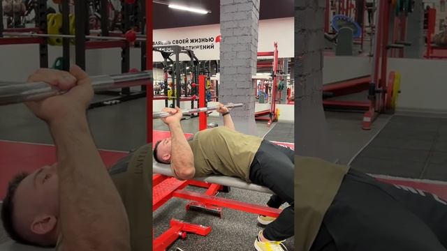 Жим лёжа с двумя паузами на опускании (в середине движения и в 5см до груди) смотреть онлайн