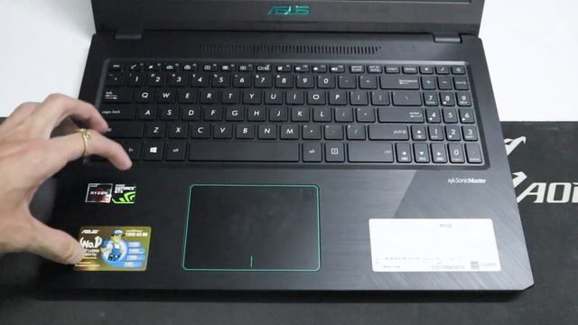 Đây là laptop gaming Asus dùng chip AMD, GTX 1050 4GB - F570Z смотреть онлайн