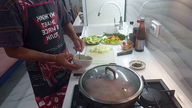 Курица в кисло-сладком соусе смотреть онлайн