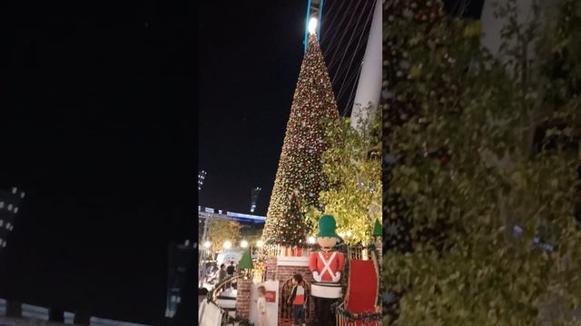 Дубаи.Новогодние елки смотреть онлайн