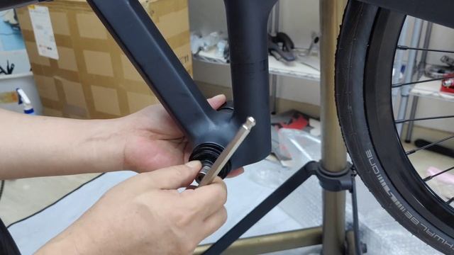 Java Aria bike upgrades 451 wheels, ceramic bearing BB, crankset for lighter weight faster speed смотреть онлайн