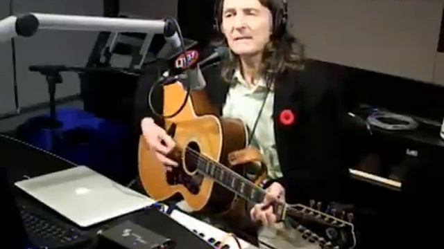 Roger Hodgson of Supertramp, writer and composer of Give a Little Bit смотреть онлайн