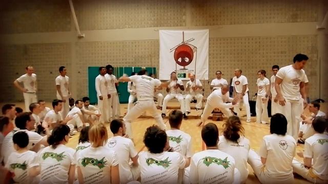 corda crua-amarela batizado ungo capeira 2012.mp4 смотреть онлайн