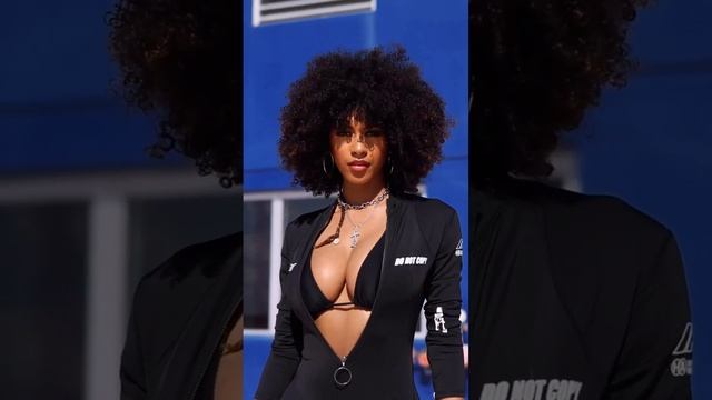 Amazing Fashion Model Briana Smith смотреть онлайн