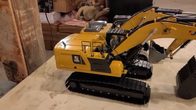 1/16 Kabolite 336GC Hydraulic Excavator Unboxing. смотреть онлайн