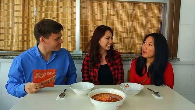 Иностранцы, как борщ ? Россия и Китай тает лед, монгольские девушки ИНОСТРАНЦЫ ПРОБУЮТ РУССКУЮ ЕДУ