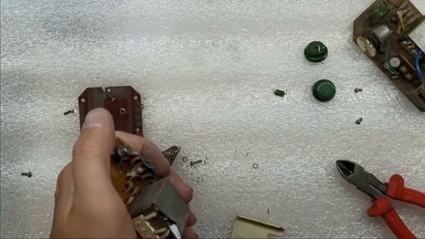 Усилитель У1М-01-01 - 1980 Содержание драгметалов