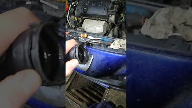 Замена термостата и отводного патрубка пежо 308 смотреть онлайн