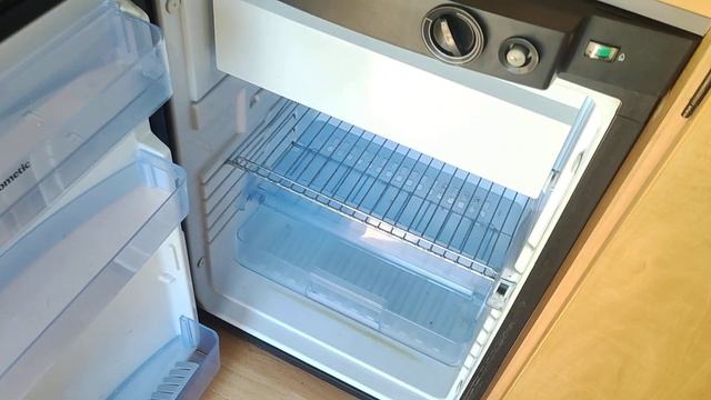 Двуосный-автодом,дом на колёсах,караван Bailey Senator 2008 года 5 мест с королевской планировкой смотреть онлайн