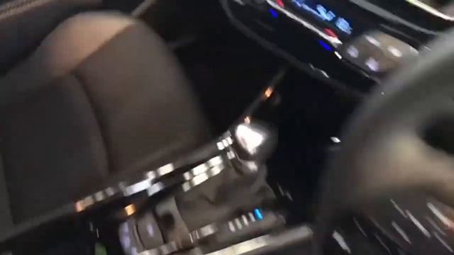 2019 Toyota C-HR 1.8 HYBRID EXCEL Auto смотреть онлайн