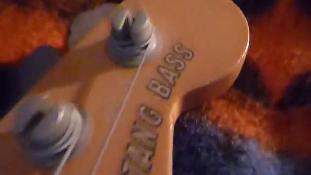 experimental music on a fender mustang bass смотреть онлайн