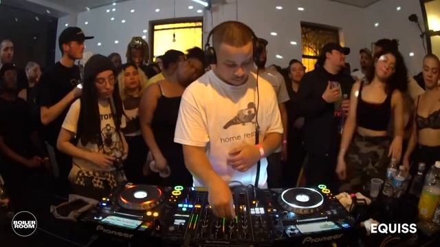 Equiss | Half Moon: NYC #2 смотреть онлайн