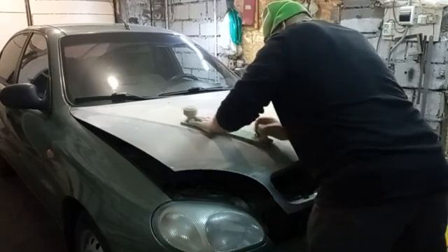 Ремонтирую капот на заз