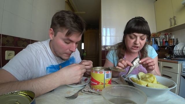 ПРОБУЕМ СЮРСТРЁММИНГ OSKARS / ОБЗОР НА ШВЕДСКИЙ ДЕЛИКАТЕС - SURSTRÖMMING