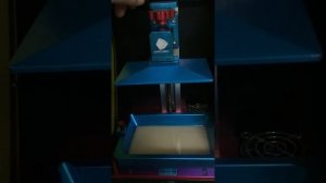 Anycubic photon отлипает модель от стола.