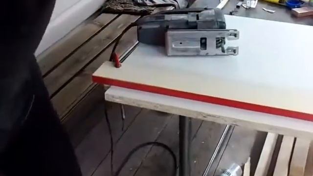 Как сделать ровный рез лобзиком.