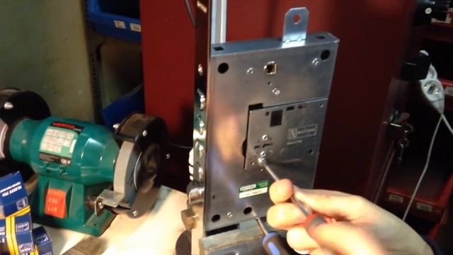 Mottura замена и установка замков в металлической двери смотреть онлайн