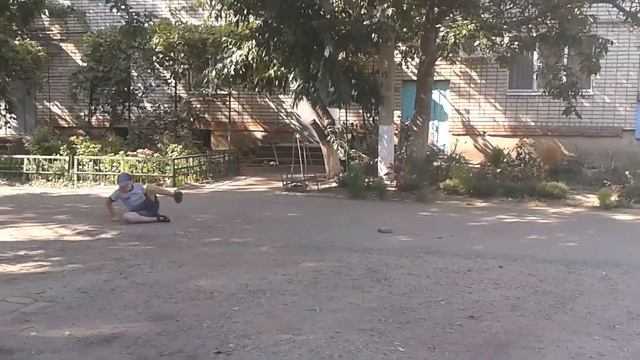 Мальчик Упал смотреть онлайн