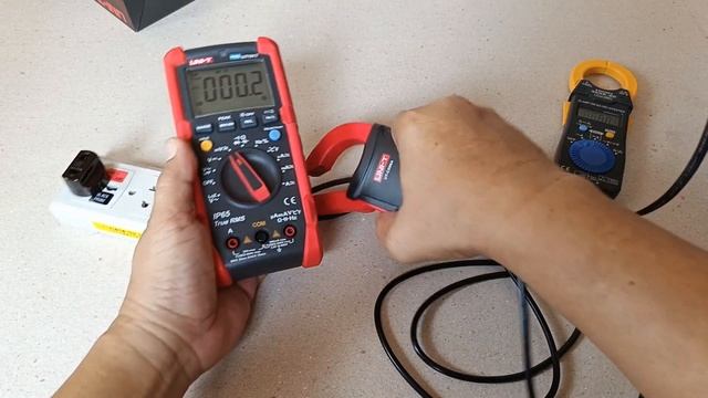 UNI-T UTCS06A AC Current Clamp Accessory Unboxing & Quick Test [CC] смотреть онлайн