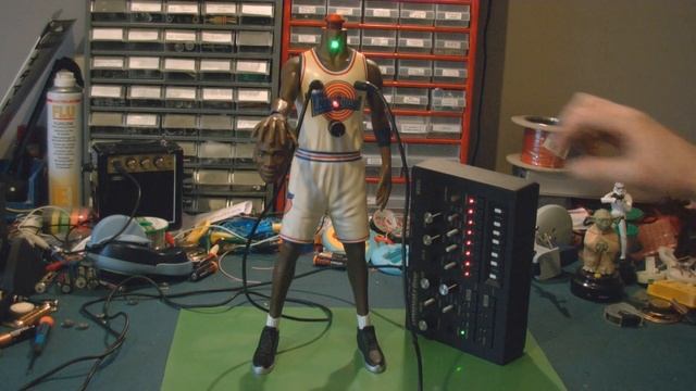 Circuit Bent Headless Michael Jordan Space Jam Figure by freeform delusion смотреть онлайн