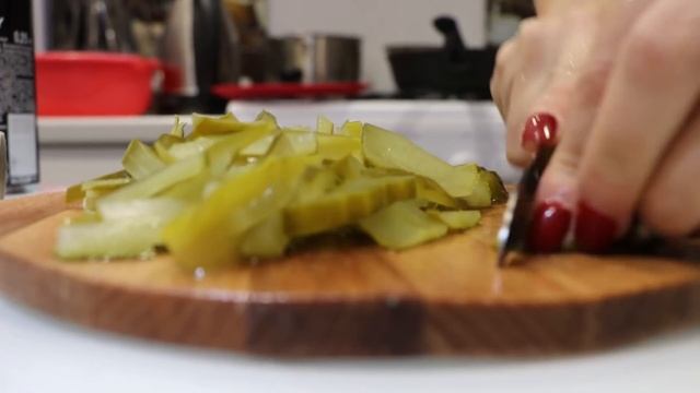 СОВЕТСКИЙ НОВОГОДНИЙ СТОЛ! ПО-НАСТОЯЩЕМУ новогодние САЛАТЫ 7 ЛЮБИМЫХ рецептов смотреть онлайн