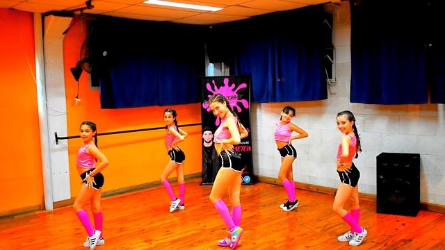 Si Tú La Ves - Reggaeton By Rocio Ramirez / Academia Dance Is Convey (HD)